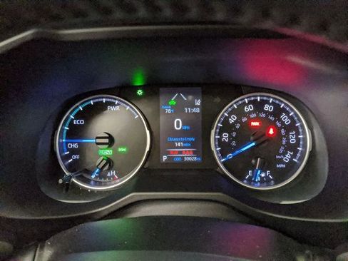 Used 2022 Toyota RAV4 XLE Premium AWD/4WD image 15