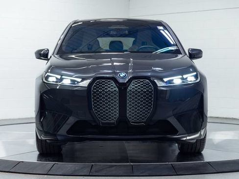 Used 2024 BMW iX xDrive50 w/ Premium Package AWD/4WD image 5