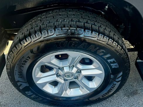 Used 2022 Toyota 4Runner SR5 Premium image 7