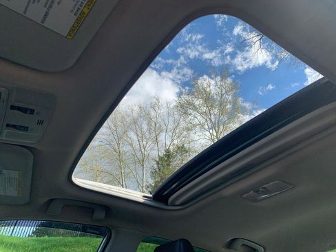 Used 2015 Toyota Corolla S image 22