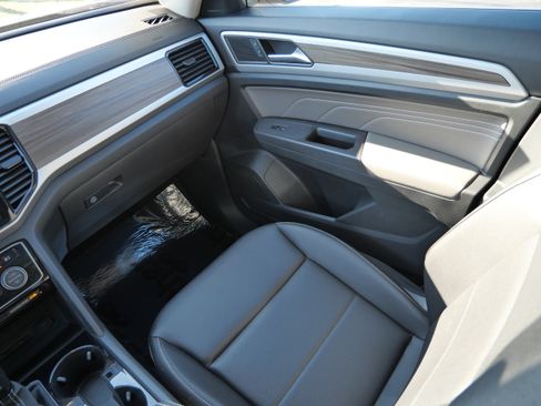Certified 2023 Volkswagen Atlas SEL AWD/4WD image 11