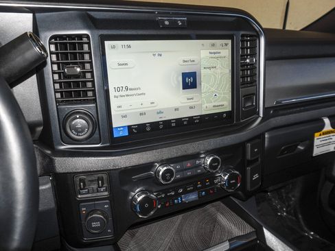 Used 2025 Ford F450 Platinum w/ FX4 Off-Road Package image 30