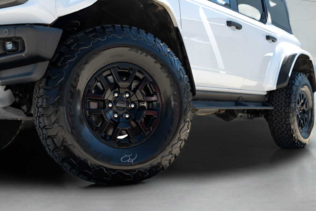 Used 2025 Ford Bronco Raptor AWD/4WD image 2