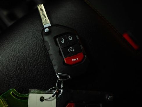 Used 2025 Jeep Wrangler Unlimited Sahara w/ Safety Group image 22