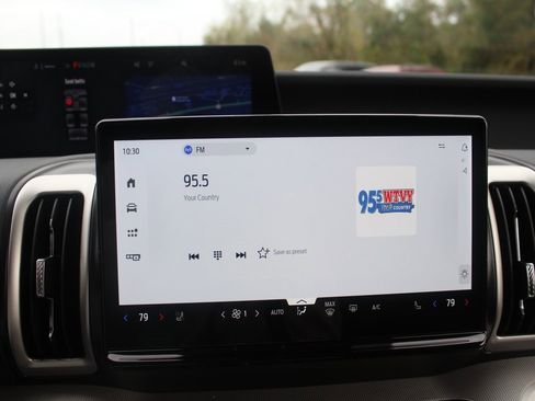 New 2025 Ford Expedition Active image 18