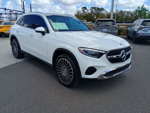 Used 2025 Mercedes-Benz GLC 300 image 3