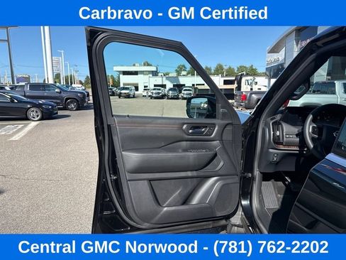Used 2025 Nissan Armada SL w/ Captain's Chari Seat Package AWD/4WD image 12