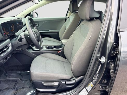Used 2025 Kia K4 LXS image 19