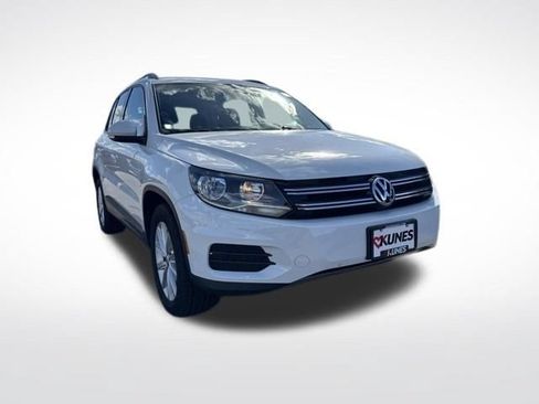 Used 2018 Volkswagen Tiguan Limited w/ Premium Package AWD/4WD image 4