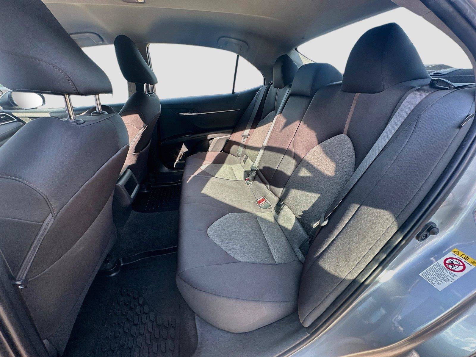 Used 2018 Toyota Camry LE FWD image 11