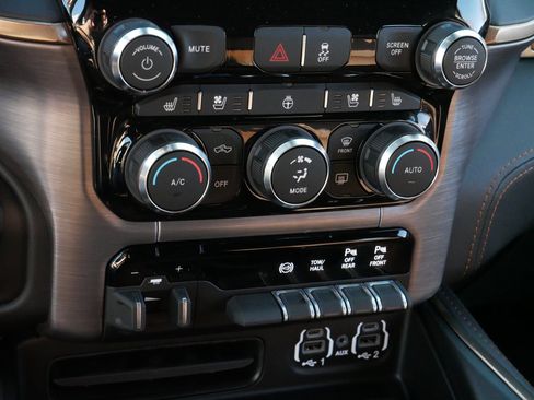 Used 2022 RAM 3500 Limited image 23