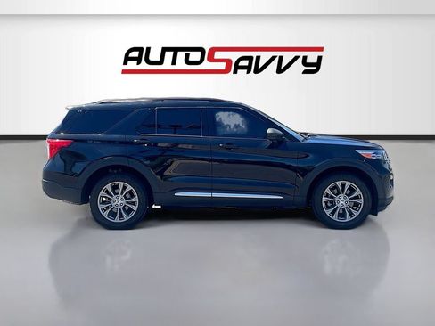 Used 2022 Ford Explorer XLT w/ Equipment Group 202A AWD/4WD image 8