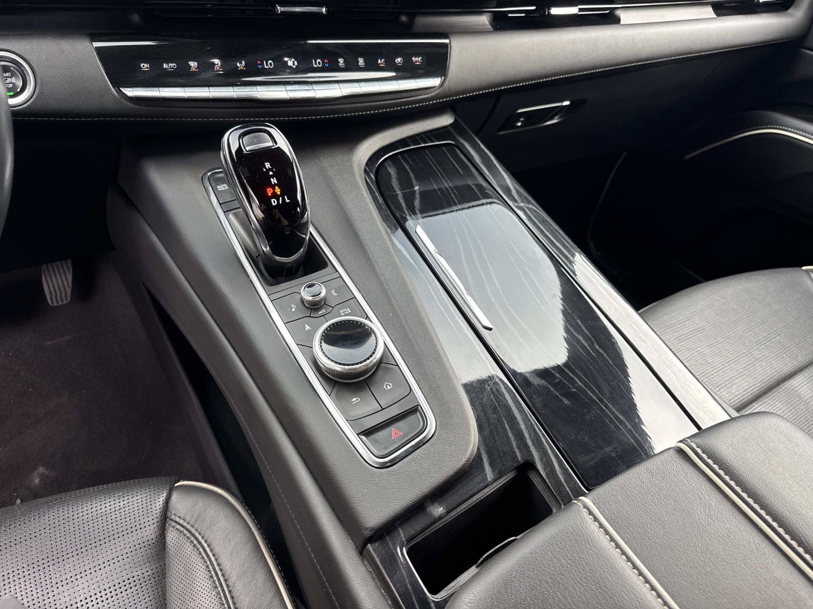 Used 2024 Cadillac Escalade Sport AWD/4WD image 28