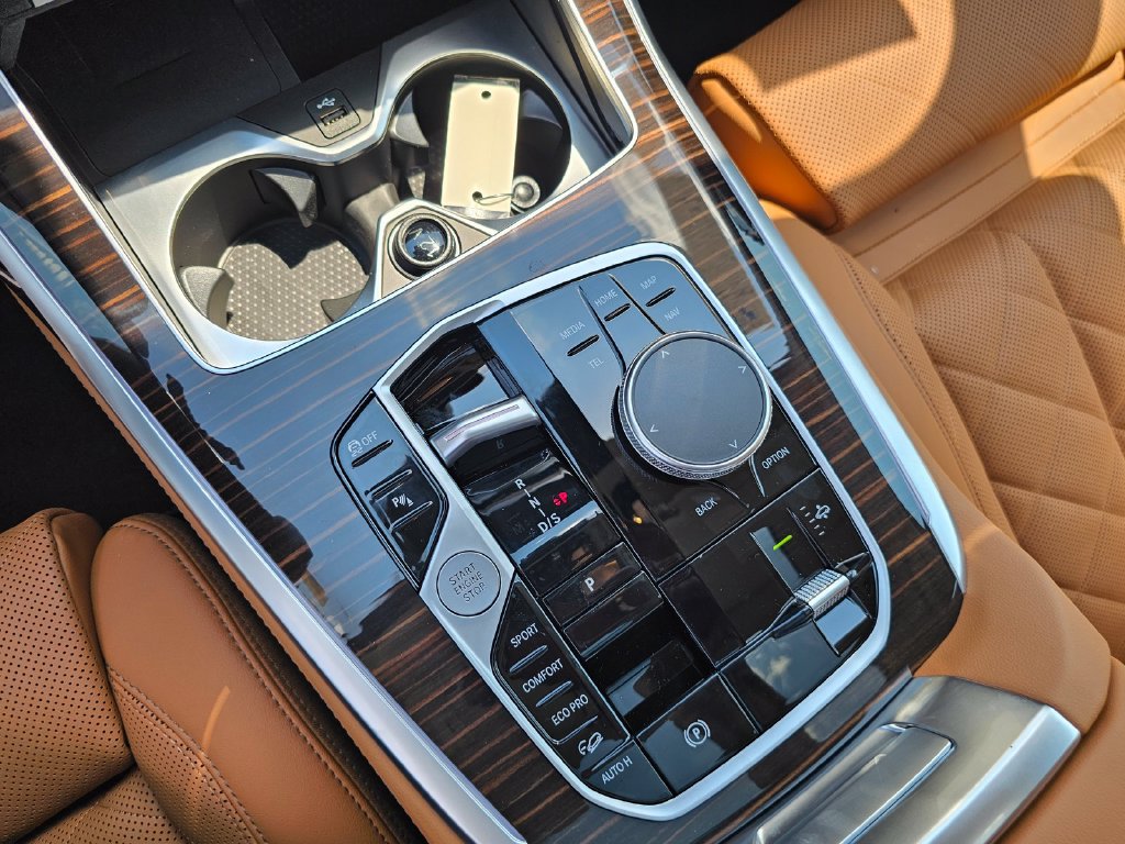 Used 2027 BMW X7 xDrive40i AWD/4WD image 24