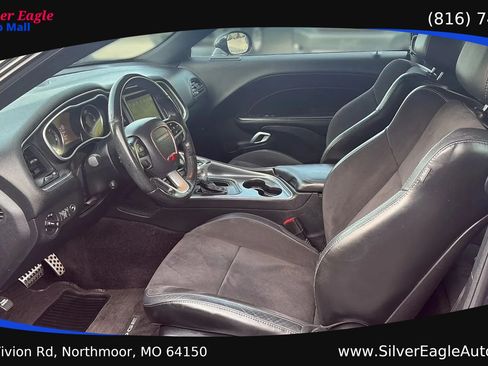 Used 2017 Dodge Challenger GT w/ Driver Convenience Group AWD/4WD image 9