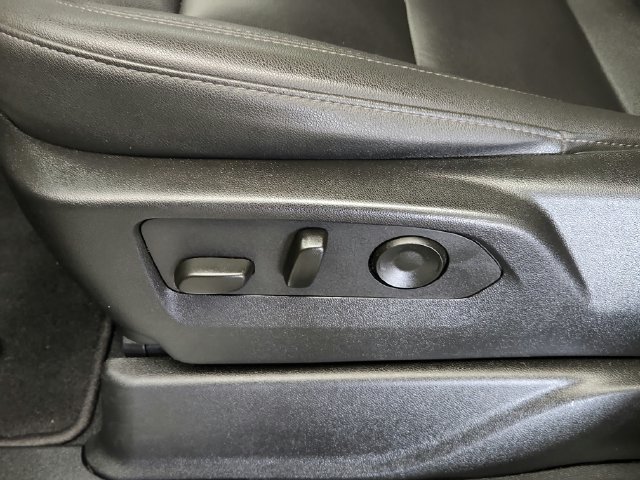 Used 2025 Chevrolet Tahoe LT AWD/4WD image 16