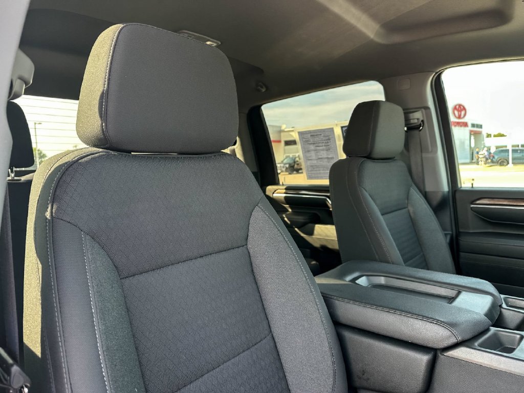 Used 2024 Chevrolet Silverado 2500 LT AWD/4WD image 23