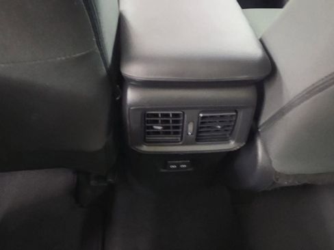 Used 2022 Toyota RAV4 XLE image 15