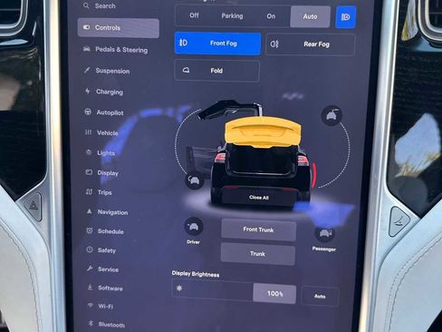 Used 2018 Tesla Model X 75D image 17