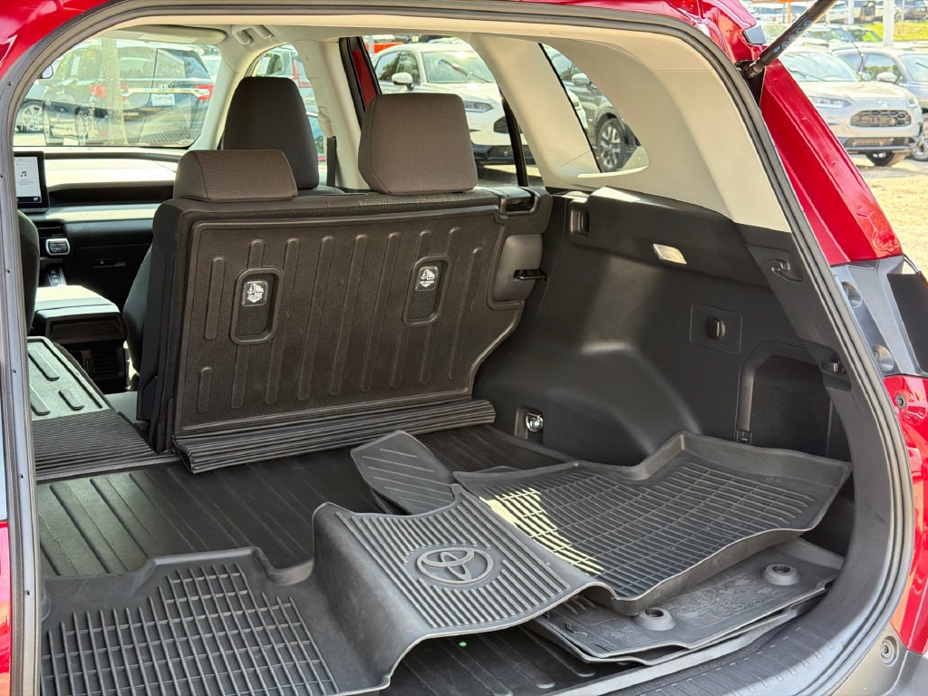 Used 2026 Toyota RAV4 LE AWD/4WD image 8