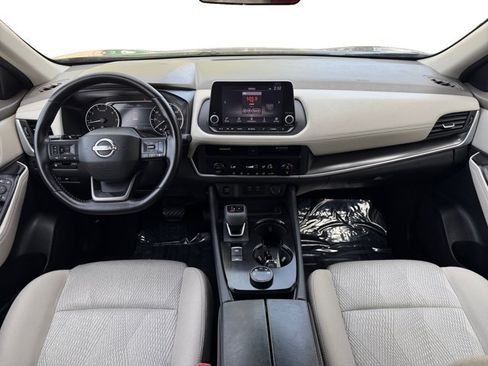 Used 2025 Nissan Rogue SV AWD/4WD image 13