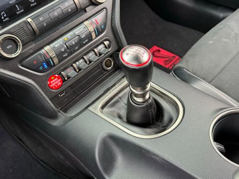 Used 2016 Ford Mustang Shelby GT350 w/ Technology Package image 24