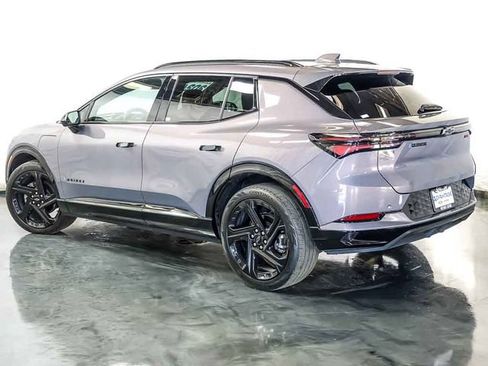 Certified 2024 Chevrolet Equinox EV RS FWD image 9