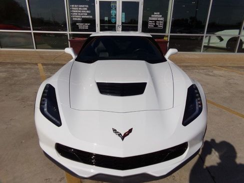 Used 2016 Chevrolet Corvette Z06 w/ 3LZ Preferred Equipment Group RWD image 2