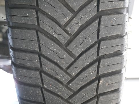 Used 2020 Ford Transit 250 Medium Roof w/ Load Area Protection Package image 21