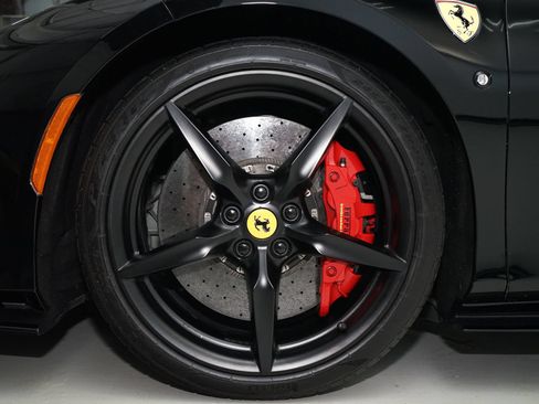 Used 2021 Ferrari F8 Tributo RWD image 31