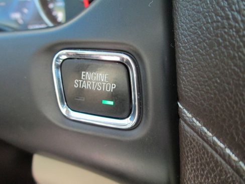 Used 2019 GMC Acadia Denali image 29