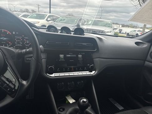 Used 2024 Nissan Z Performance w/ Floor Mat Package image 18