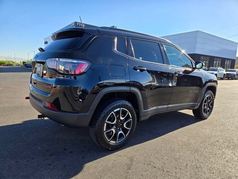 Used 2024 Jeep Compass Trailhawk AWD/4WD image 6
