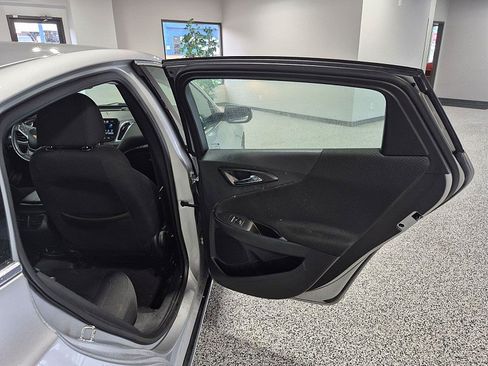 Used 2016 Chevrolet Malibu LT FWD image 18