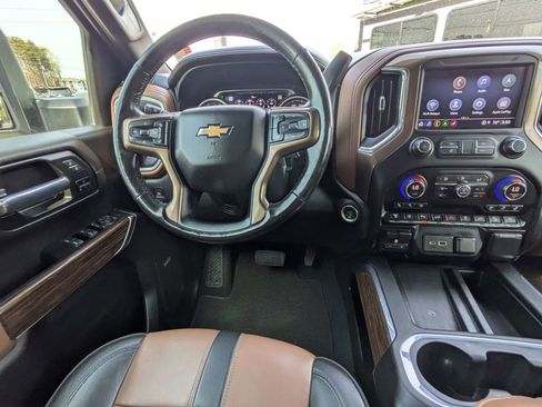 Used 2021 Chevrolet Silverado 2500 High Country w/ Z71 Off-Road Package AWD/4WD image 16