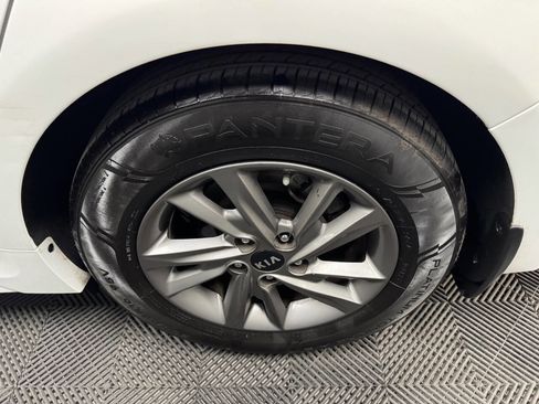 Used 2019 Kia Optima LX image 18