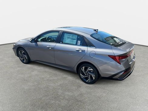 New 2026 Hyundai Elantra Limited FWD image 7