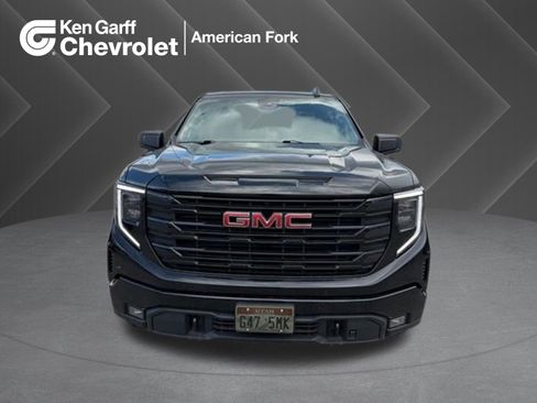 Used 2022 GMC Sierra 1500 Elevation w/ X31 Off-Road Package AWD/4WD image 1