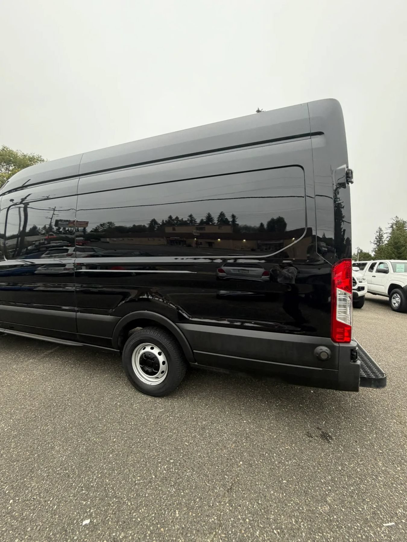 Used 2020 Ford Transit 250 148 High Roof Extended w/ Load Area Protection Package RWD image 9