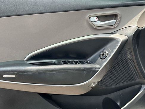 Used 2017 Hyundai Santa Fe Sport FWD image 17