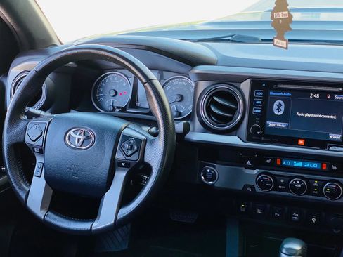 Used 2016 Toyota Tacoma TRD Sport RWD image 39