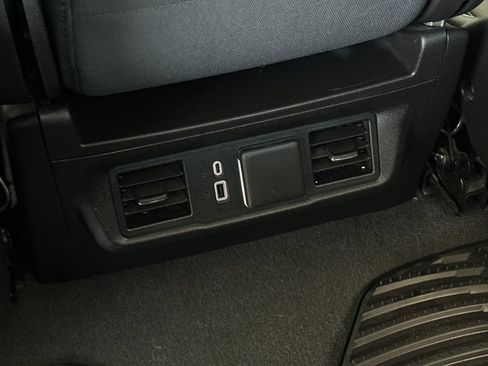 Used 2024 Chevrolet Silverado 1500 LT RWD image 15