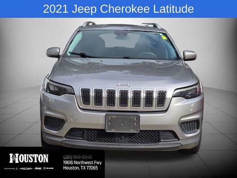 Used 2021 Jeep Cherokee Latitude image 3