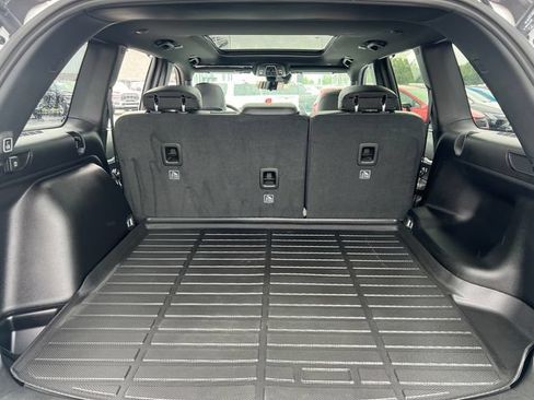 Certified 2025 Jeep Grand Cherokee Limited w/ Luxury Tech Group II AWD/4WD image 7