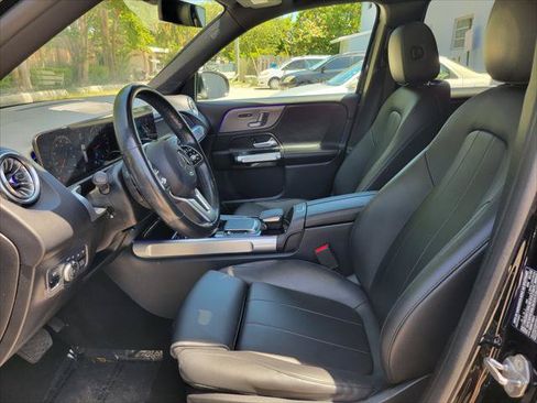 Used 2022 Mercedes-Benz GLB 250 4MATIC w/ Premium Package Lite image 19