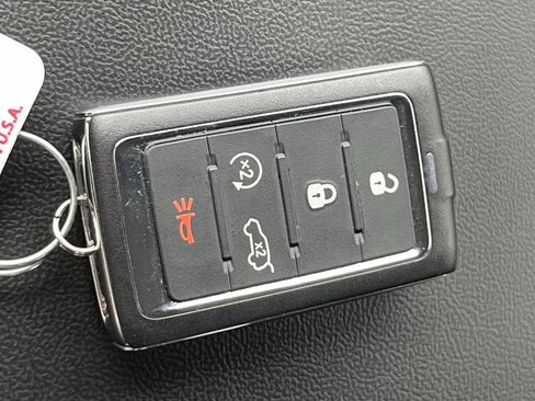 Used 2023 Jeep Grand Cherokee 4WD 4xe w/ Luxury Tech Group II image 39