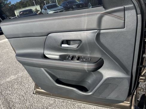 New 2026 Nissan Kicks SR image 24