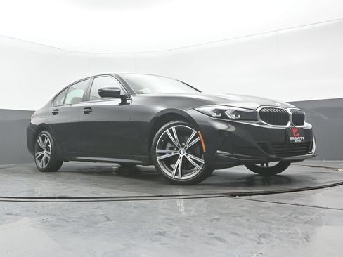 Used 2023 BMW 330i xDrive Sedan w/ Premium Package AWD/4WD image 29