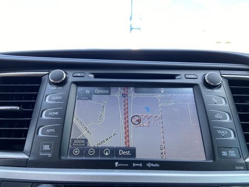 Used 2017 Toyota Highlander Limited Platinum AWD/4WD image 39