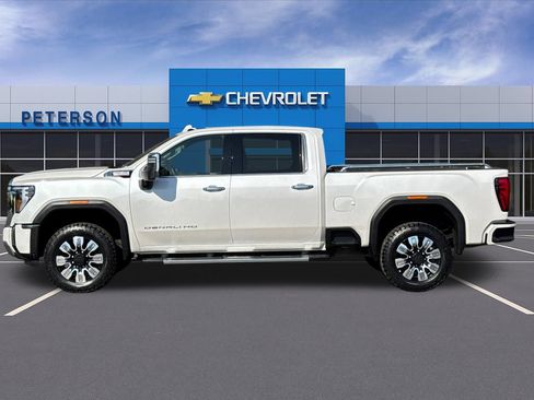 Used 2025 GMC Sierra 3500 Denali w/ Denali Reserve Package AWD/4WD image 7